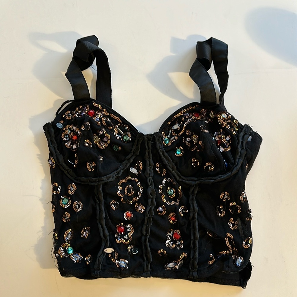 zara crop top with jewlery